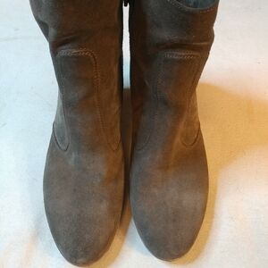 Alberto Fermani Grey Gray Suede 39.5 / US 9M.